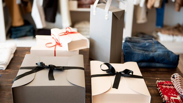 Regali aziendali e strenne natalizie: lascia il segno con scatole e confezioni personalizzate
